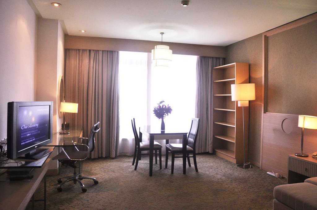 Hotel Nikko Tianjin Exterior photo A suite at the hotel