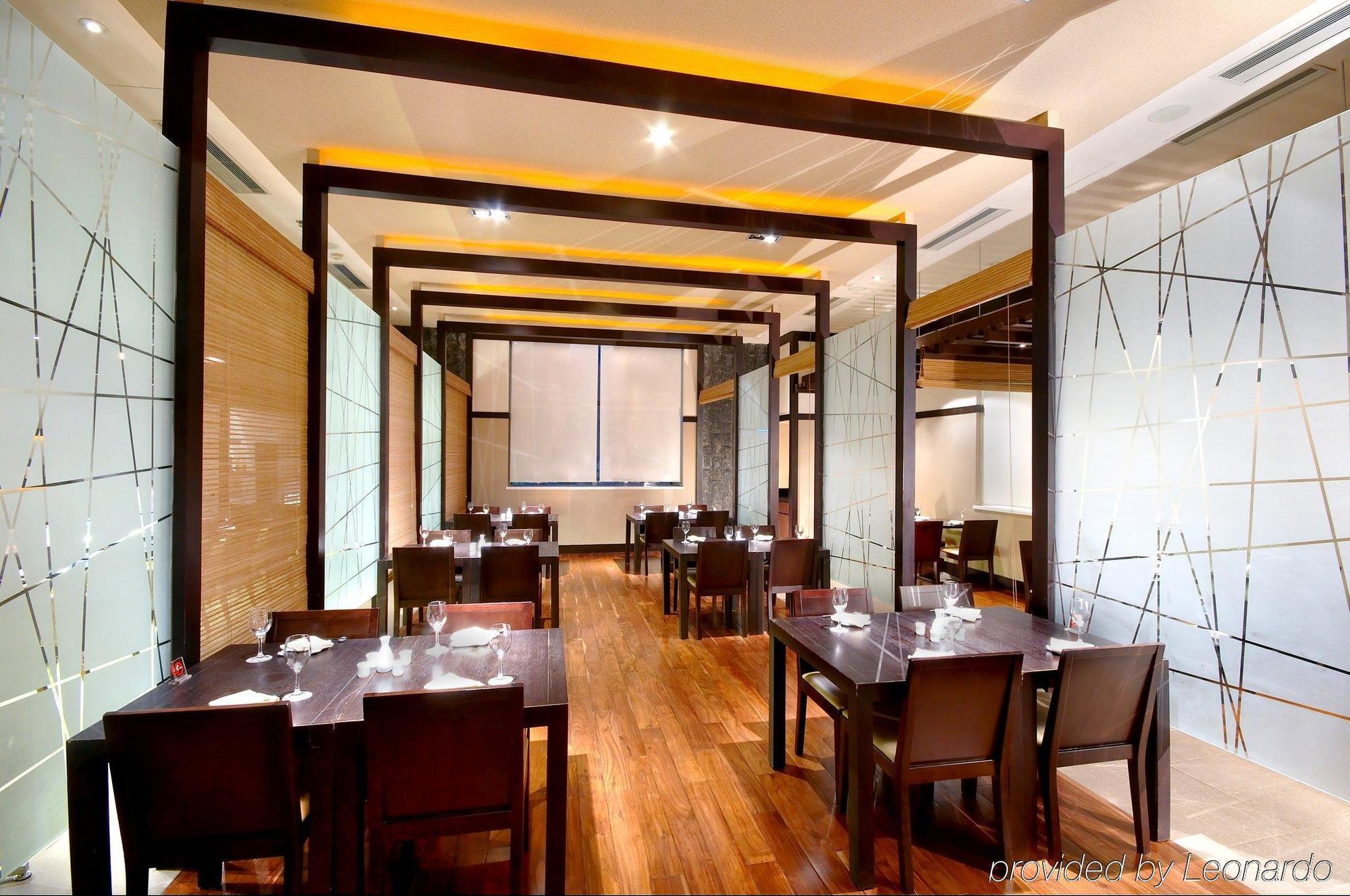 Hotel Nikko Tianjin Exterior photo The interior of the restaurant