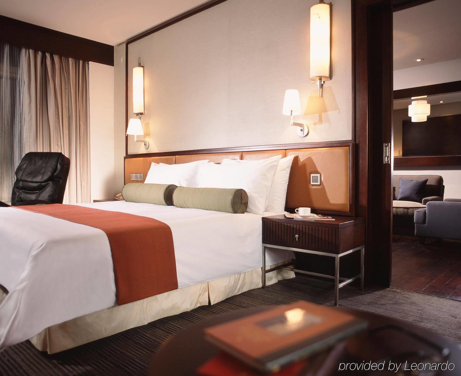 Hotel Nikko Tianjin Exterior photo A suite at the hotel